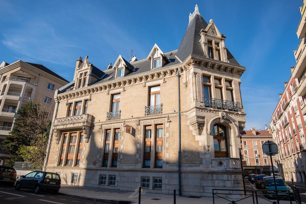 Privilodges Chateau Perrin Γκρενόμπλ Εξωτερικό φωτογραφία