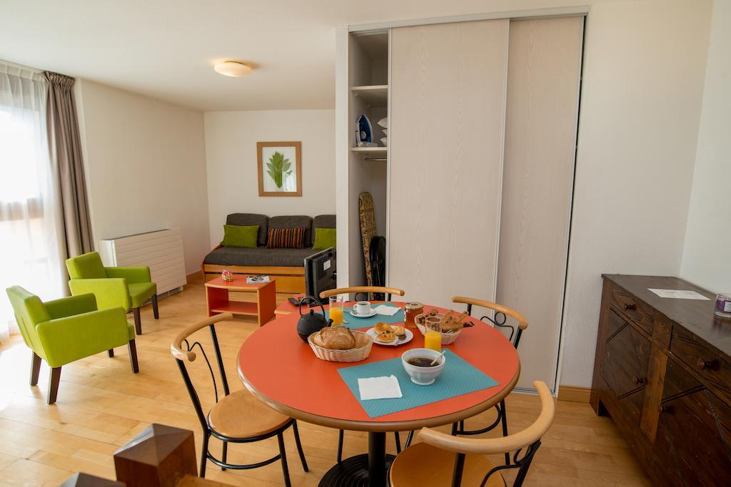 Privilodges Chateau Perrin Γκρενόμπλ Εξωτερικό φωτογραφία