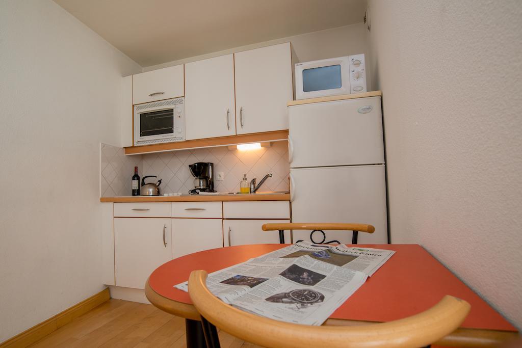 Privilodges Chateau Perrin Γκρενόμπλ Εξωτερικό φωτογραφία